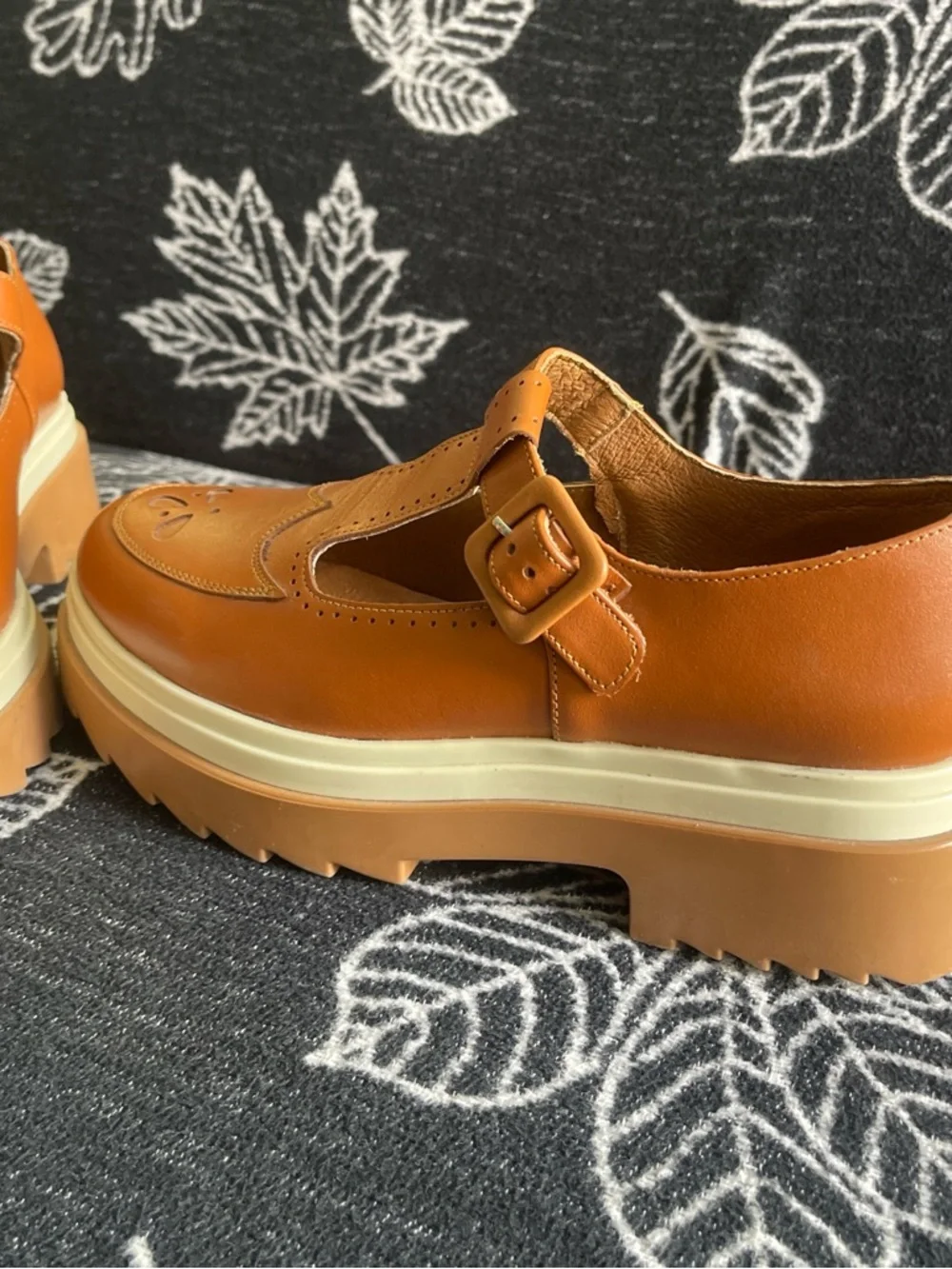 Tan Platform Mary Jane Shoes with Chunky Sole - Picture 3 of 5